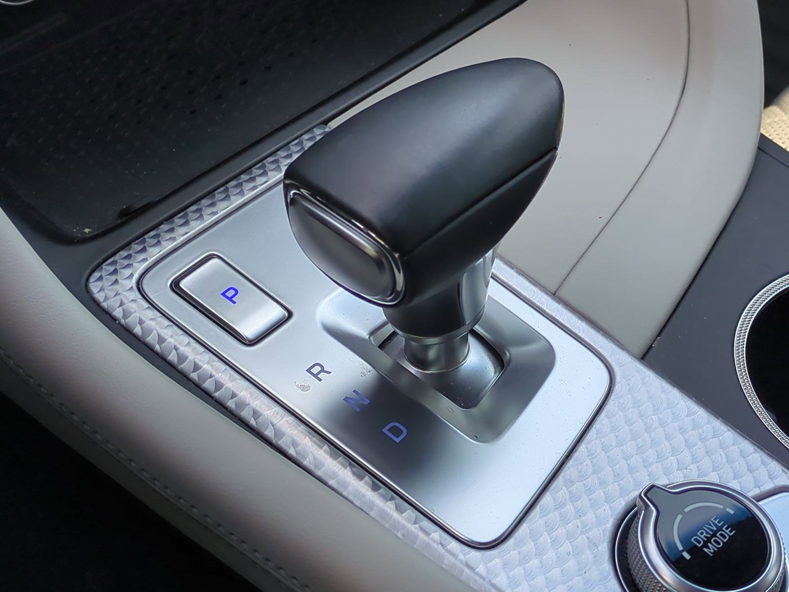 Used 2023 Genesis G70 3.3T image 25