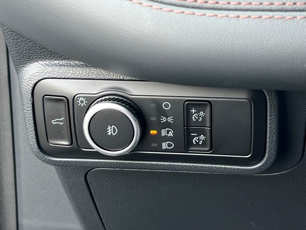 New 2026 Ford Explorer Active w/ Active Comfort Package AWD/4WD image 18