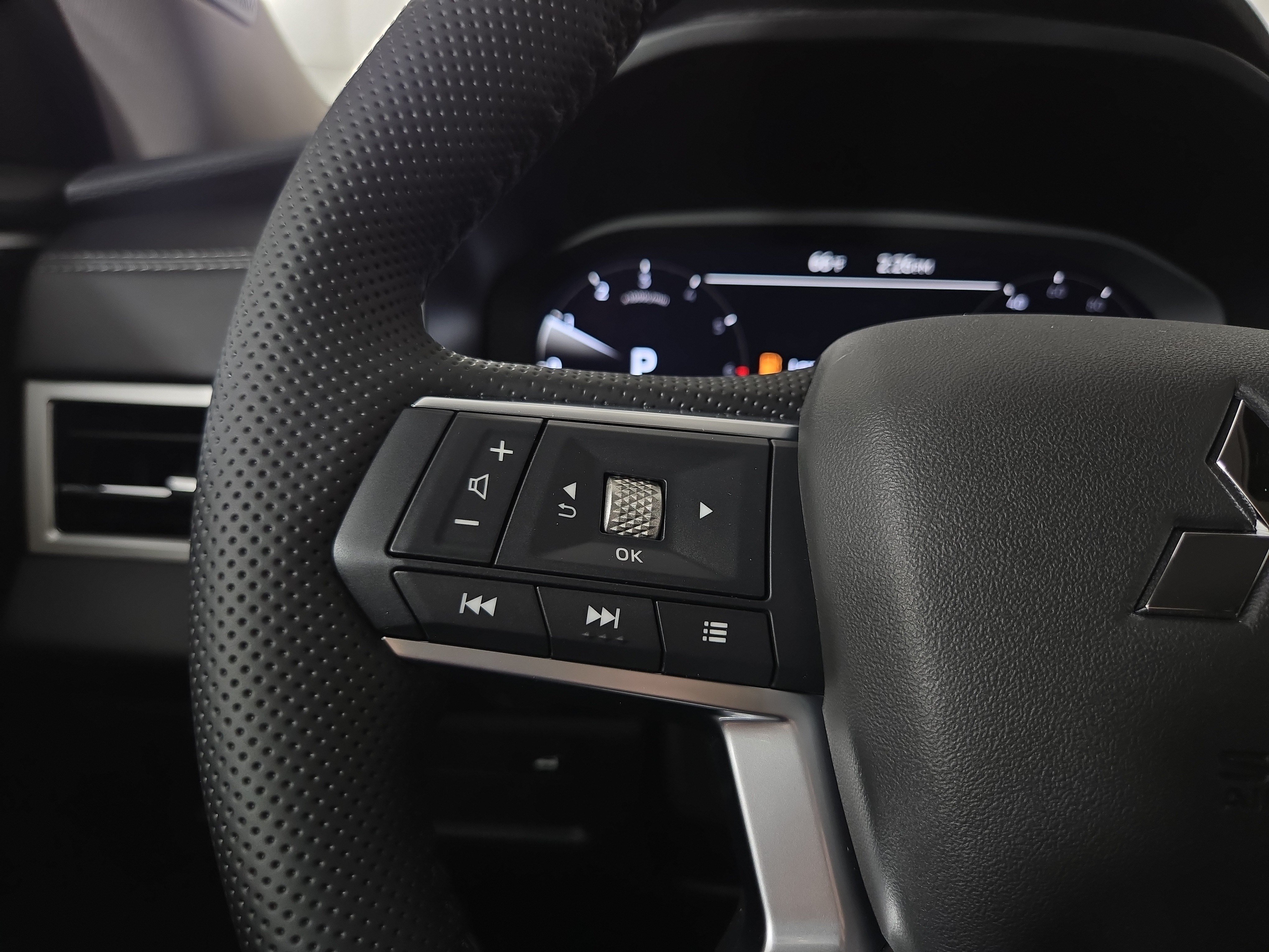 New 2026 Mitsubishi Outlander SE AWD/4WD image 15