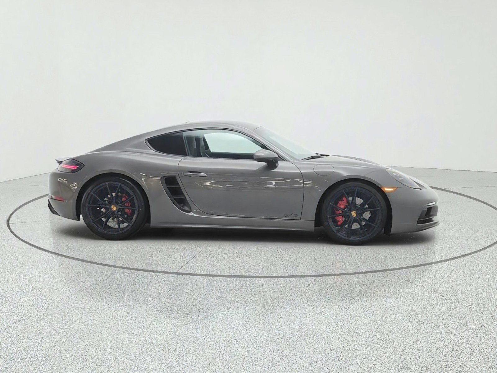 Used 2019 Porsche 718 Cayman GTS RWD image 4