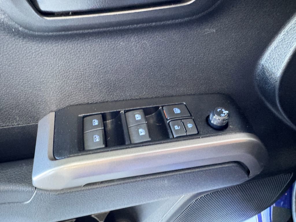 Used 2023 Toyota Tacoma SR5 AWD/4WD image 23