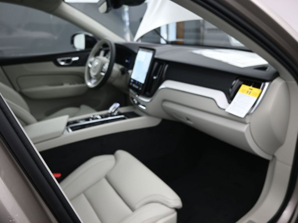 New 2026 Volvo XC60 B5 Ultra w/ Protection Package Premier image 40