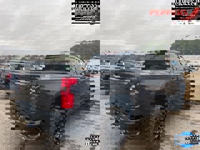 Used 2024 Chevrolet Silverado 1500 LT Trail Boss w/ Convenience Package II image 6