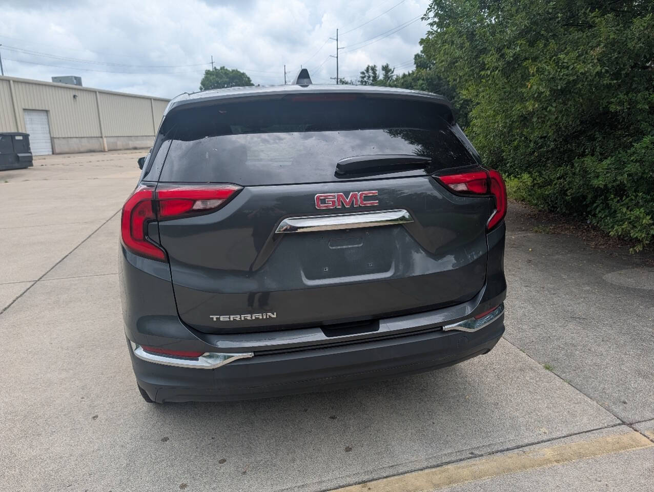 Used 2018 GMC Terrain SLE FWD image 2