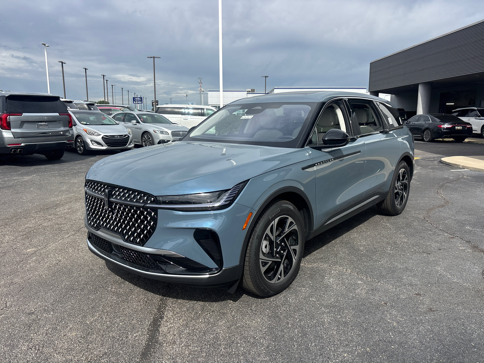 New 2026 Lincoln Nautilus Premier w/ Equipment Group 102A AWD/4WD image 3