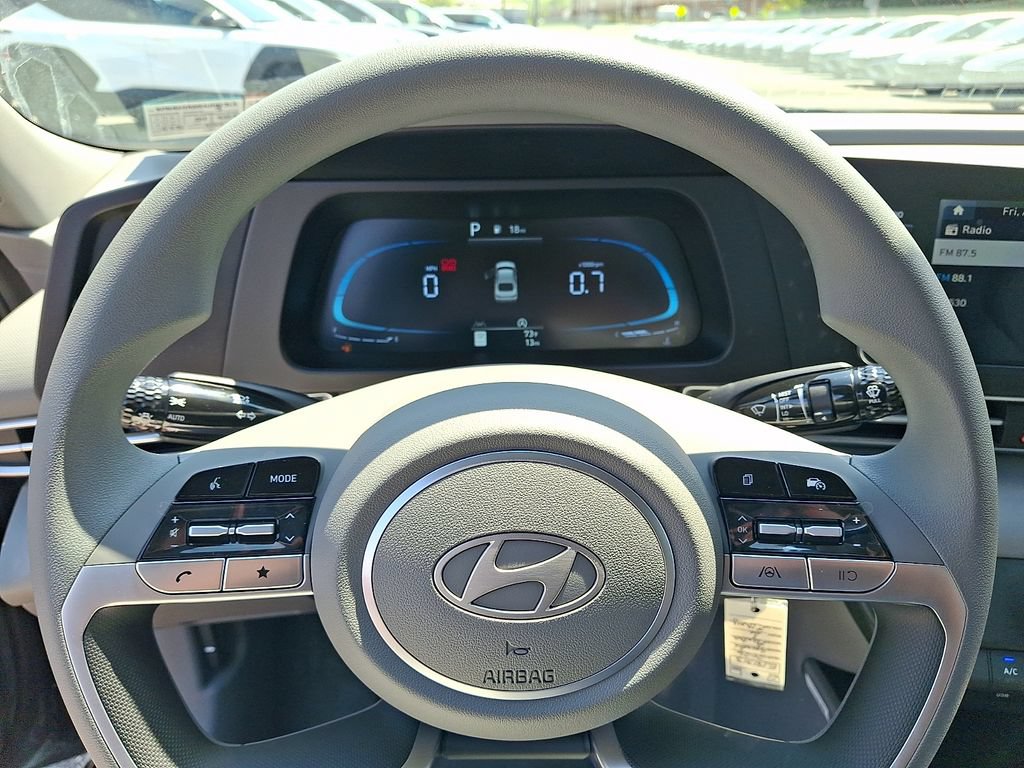 New 2026 Hyundai Elantra SE FWD image 13