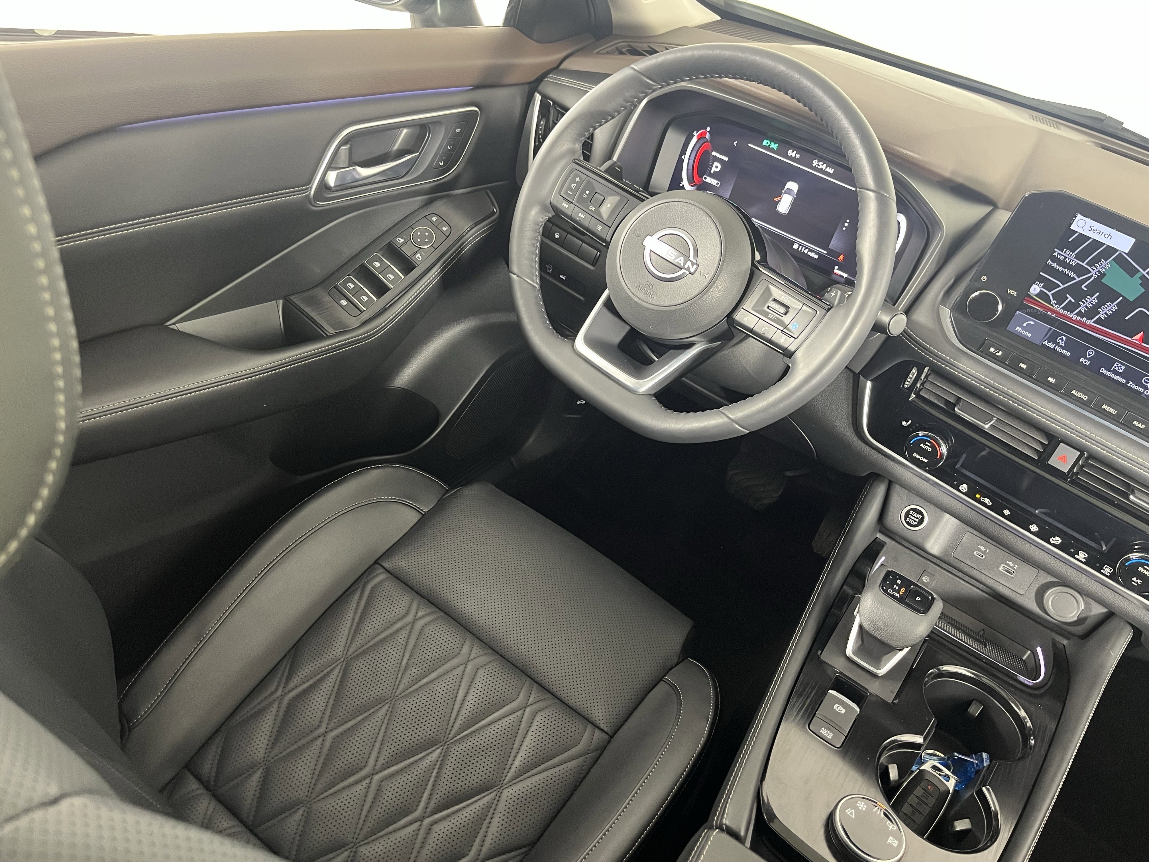 Used 2023 Nissan Rogue Platinum image 9