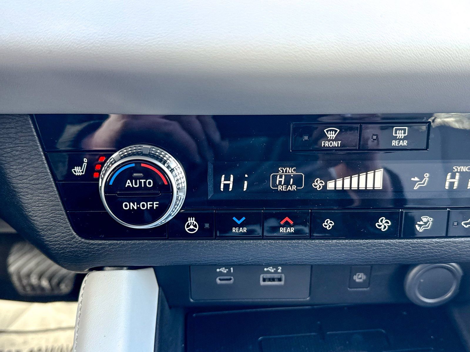 New 2025 Mitsubishi Outlander SEL image 36