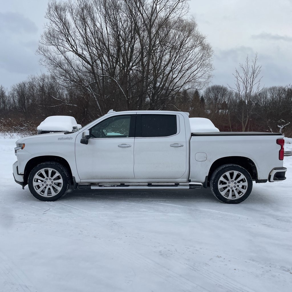 Used 2021 Chevrolet Silverado 1500 High Country w/ Safety Package II image 2