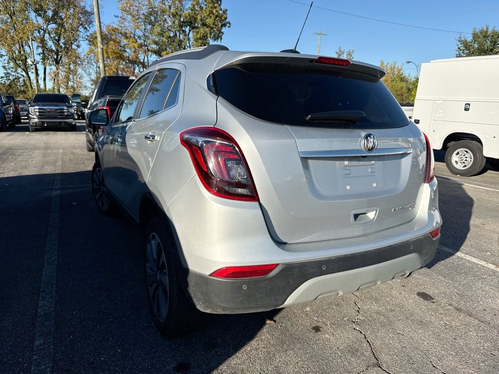 Used 2022 Buick Encore Preferred w/ Safety Package II AWD/4WD image 2