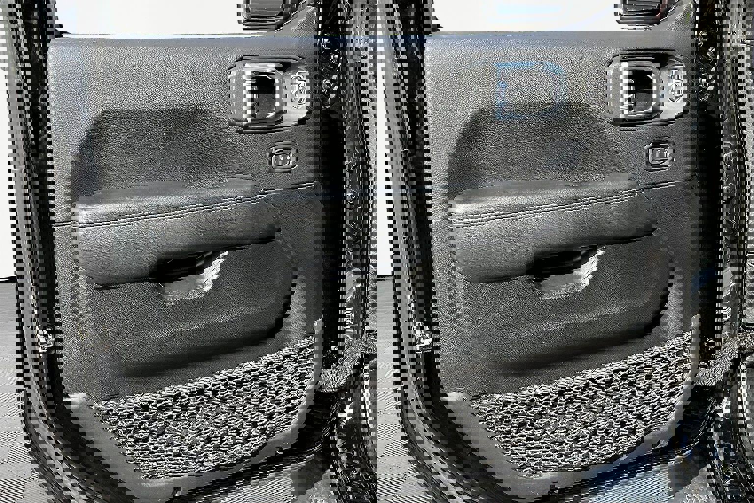 Used 2022 Jeep Gladiator Overland w/ Trailer Tow Package image 22