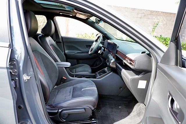 Used 2025 Hyundai Kona N Line image 13