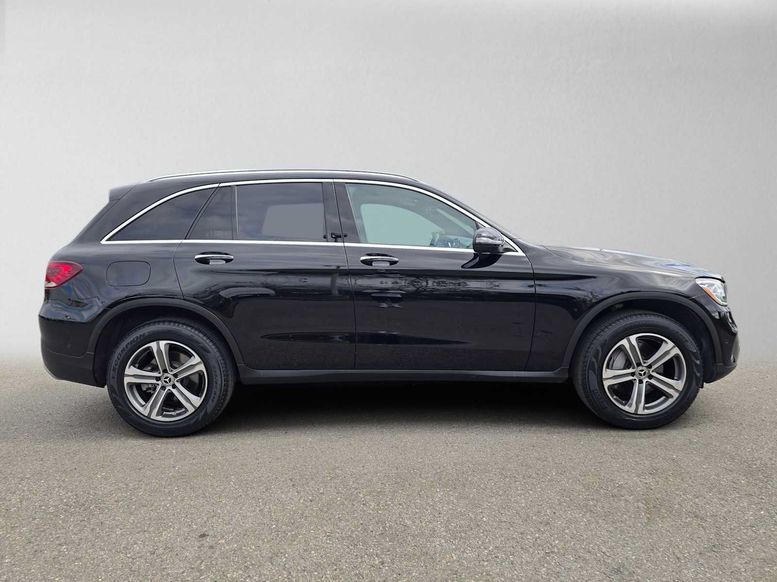 Used 2021 Mercedes-Benz GLC 300 4MATIC image 2