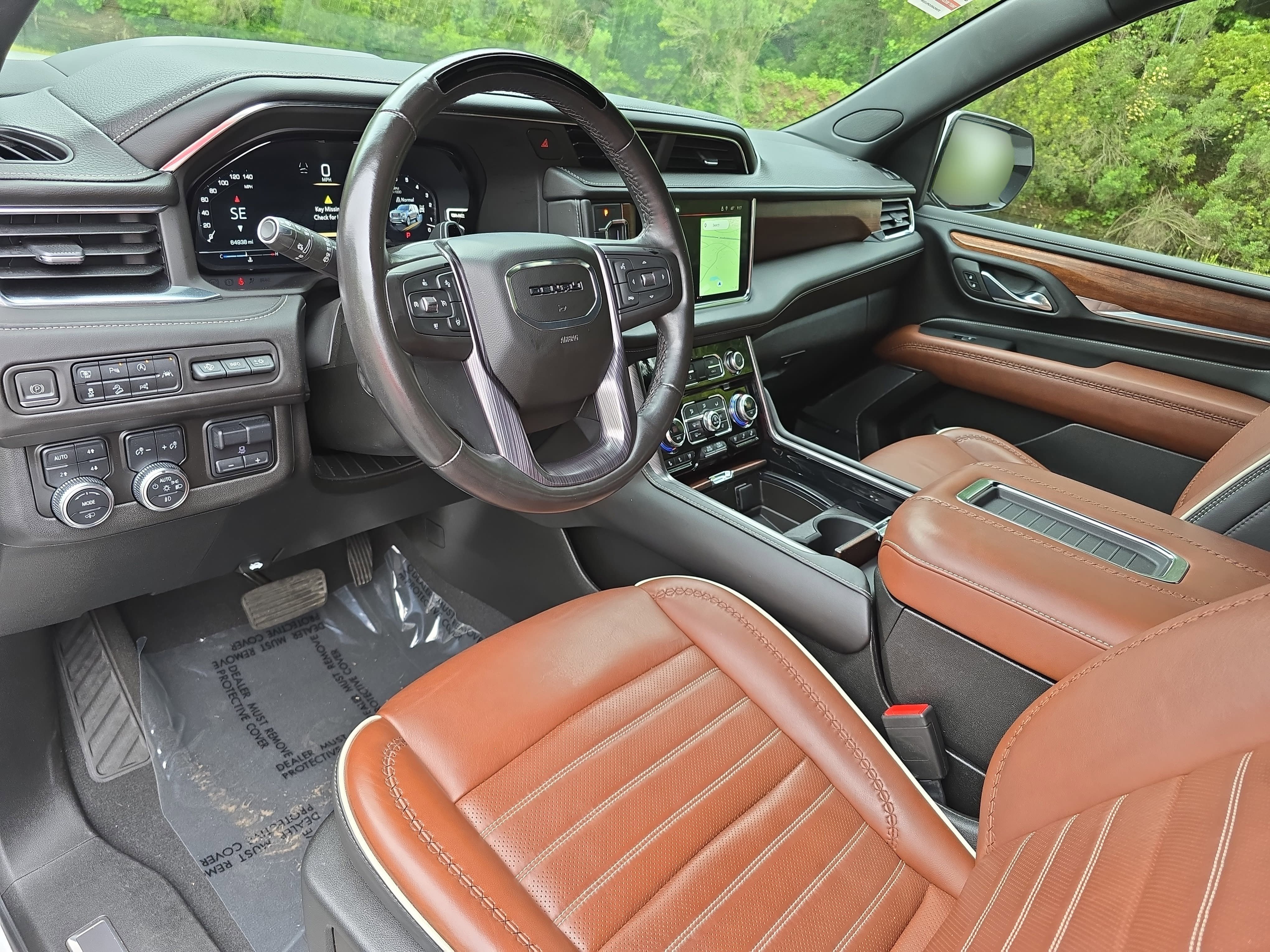 Used 2023 GMC Yukon XL Denali Ultimate AWD/4WD image 17