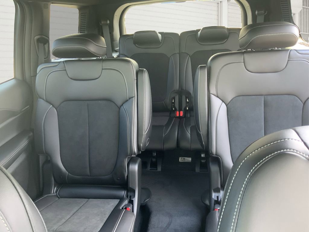 New 2025 Jeep Grand Cherokee L Altitude image 13