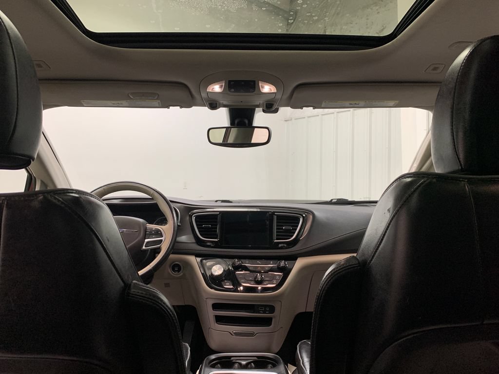 Used 2019 Chrysler Pacifica Limited FWD image 22