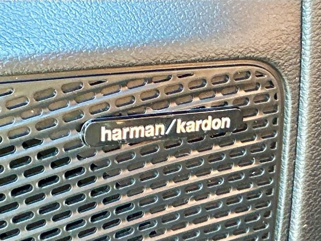 Used 2025 Chrysler Pacifica Pinnacle image 19