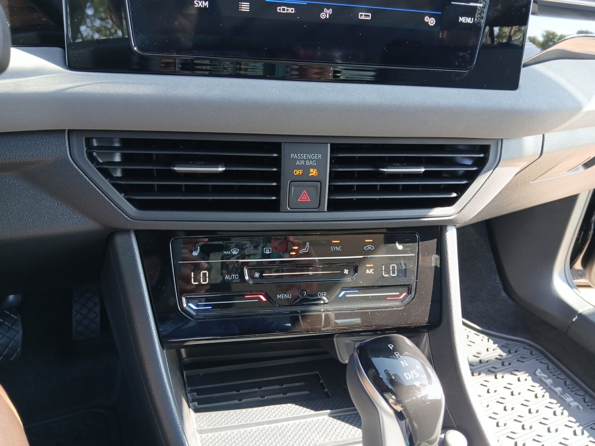 New 2027 Volkswagen Jetta SE FWD image 16