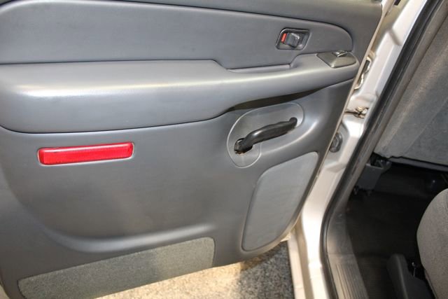 Used 2005 Chevrolet Silverado 2500 W/T w/ Skid Plate Package AWD/4WD image 21