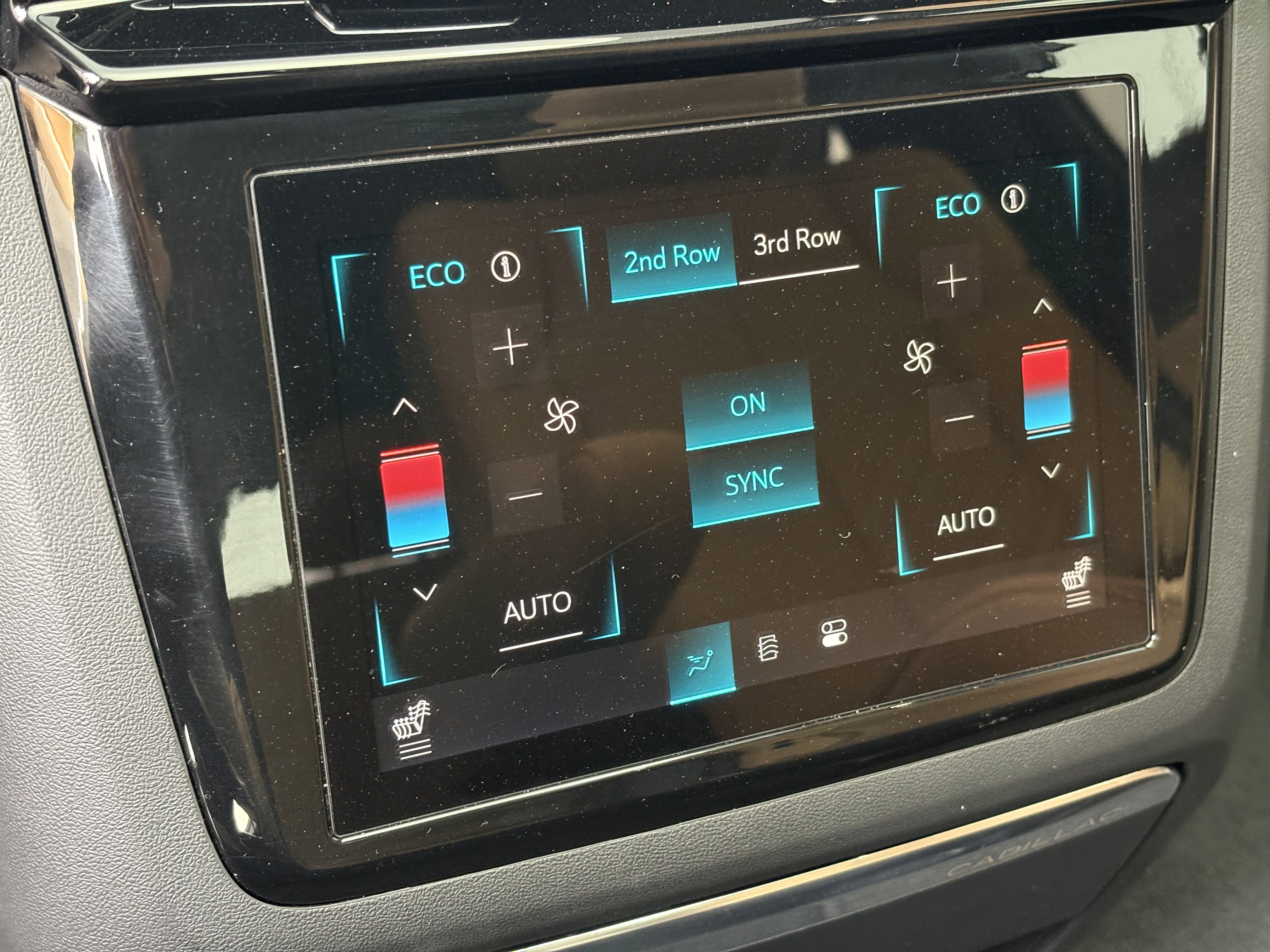 Used 2025 Cadillac Escalade IQ Luxury 2 AWD/4WD image 16