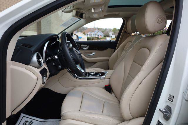 Used 2017 Mercedes-Benz GLC 300 4MATIC image 14