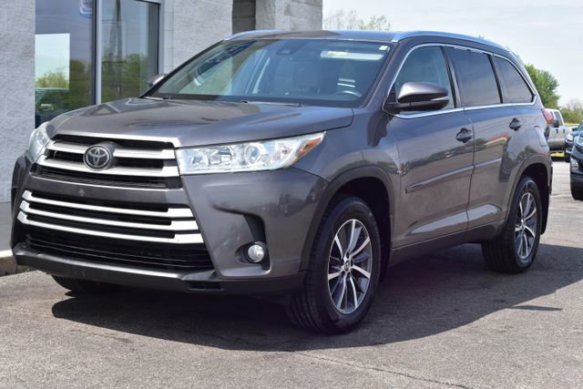 Used 2018 Toyota Highlander XLE w/ Protection Package #3 AWD/4WD image 12
