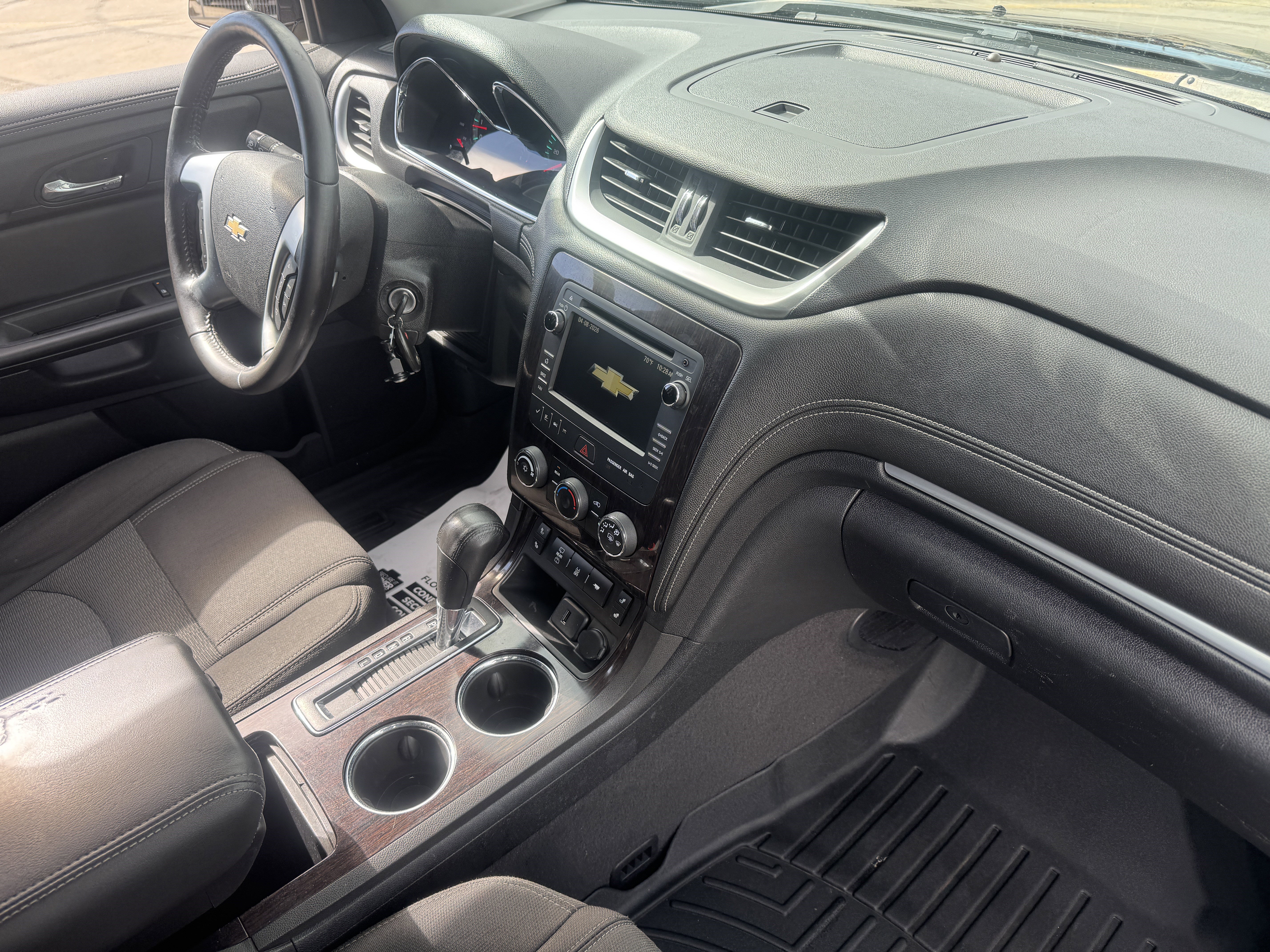 Used 2017 Chevrolet Traverse LT image 19