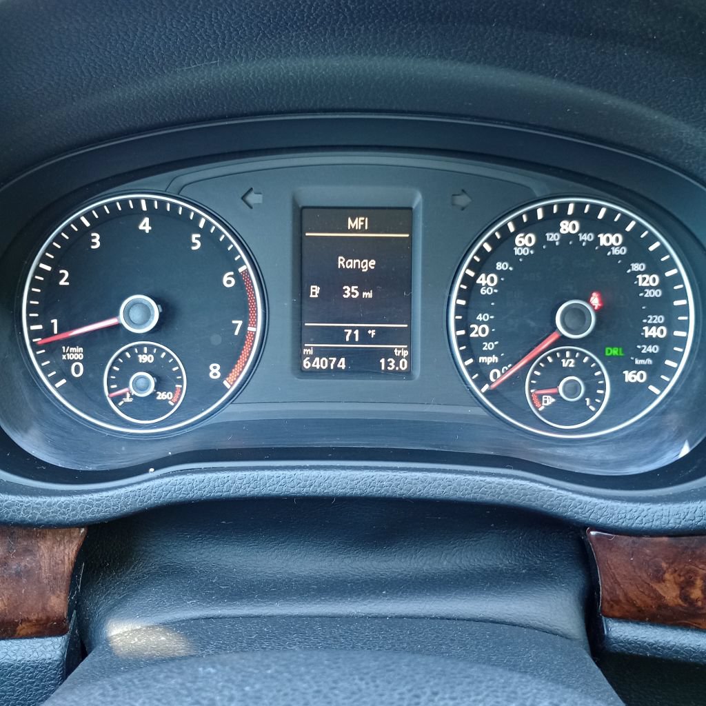 Used 2013 Volkswagen Passat 2.5 SEL Premium FWD image 10