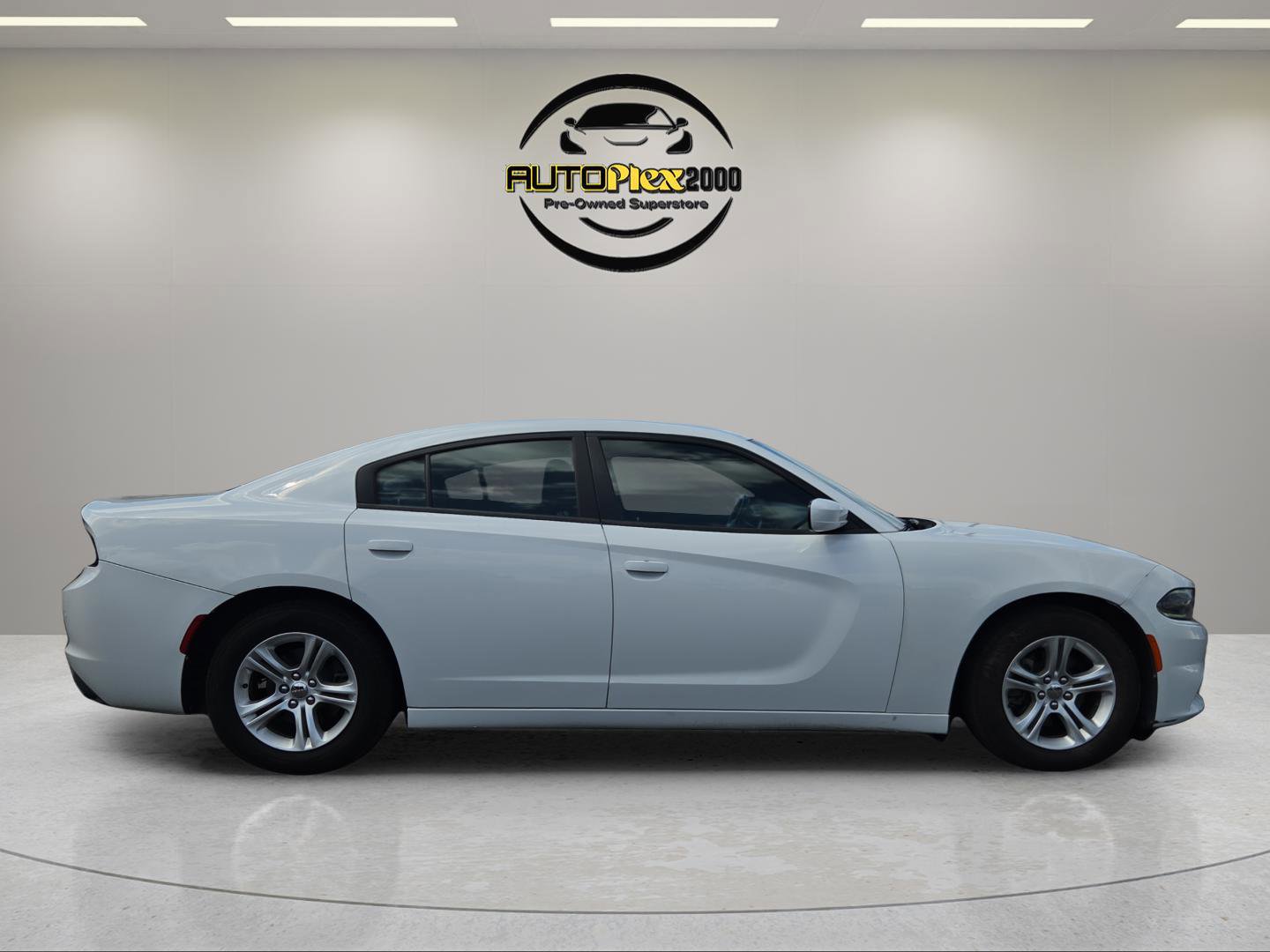 Used 2020 Dodge Charger SXT image 8