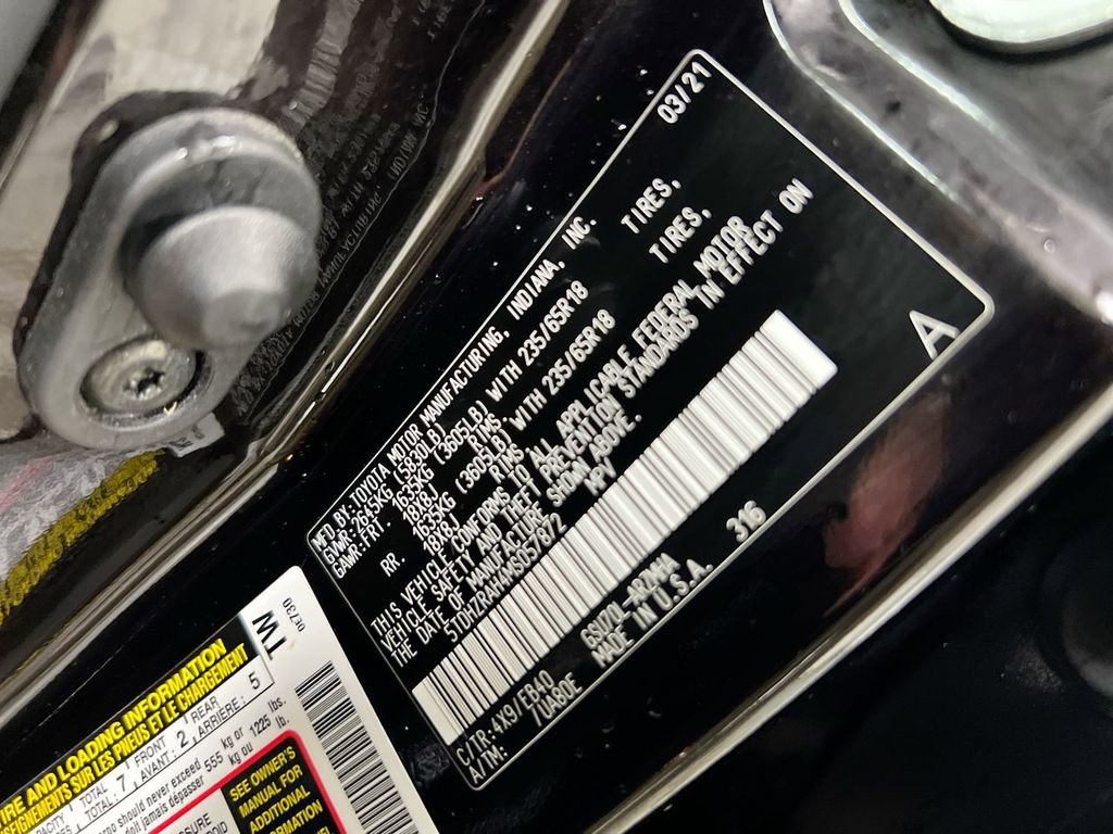 Used 2021 Toyota Highlander XLE image 30