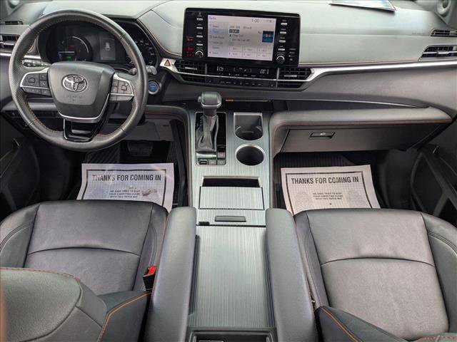 Used 2023 Toyota Sienna XSE w/ XSE Plus Package FWD image 17