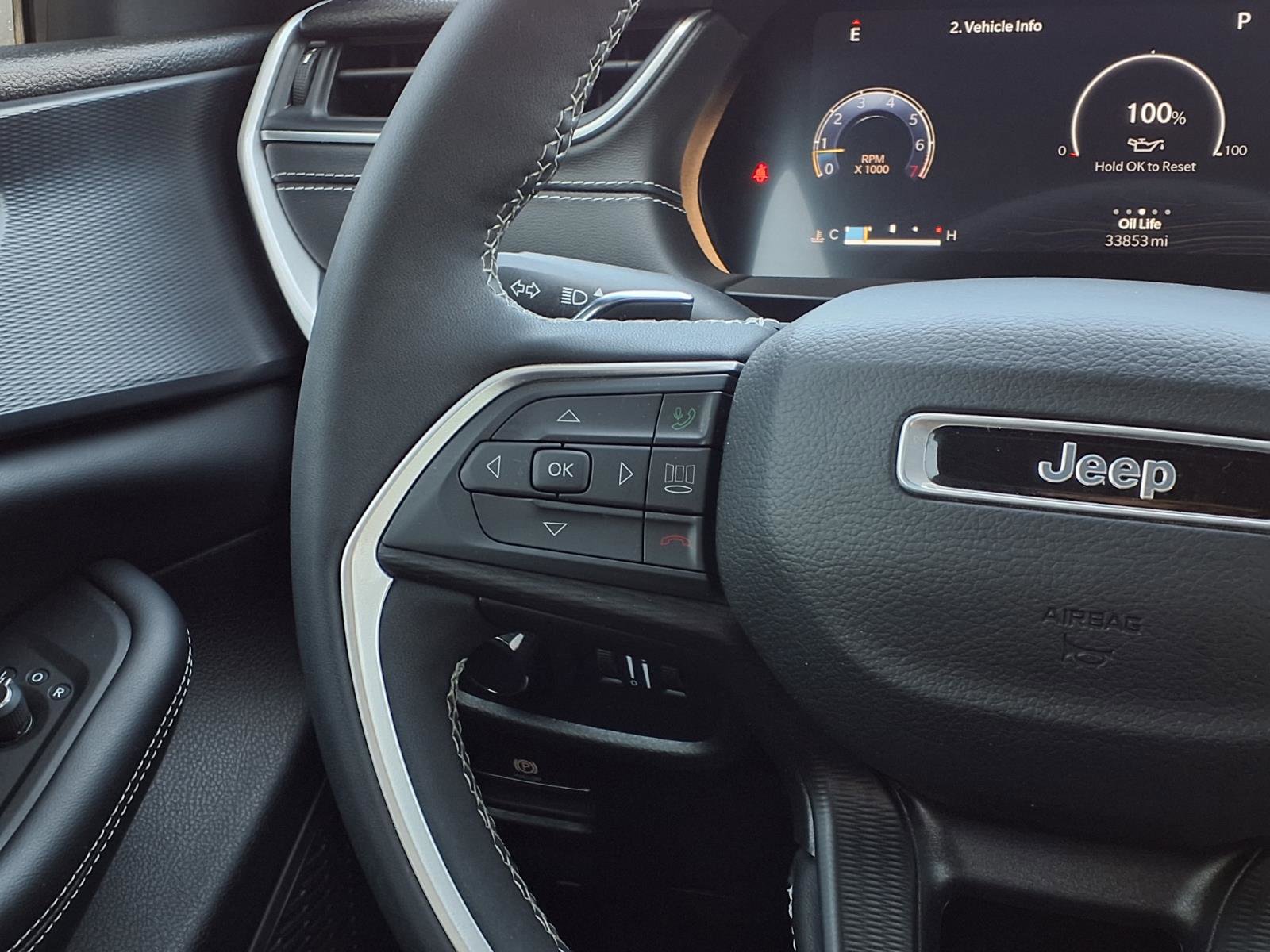 Used 2024 Jeep Grand Cherokee L Laredo AWD/4WD image 16