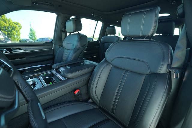 New 2026 Jeep Grand Wagoneer Summit AWD/4WD image 45