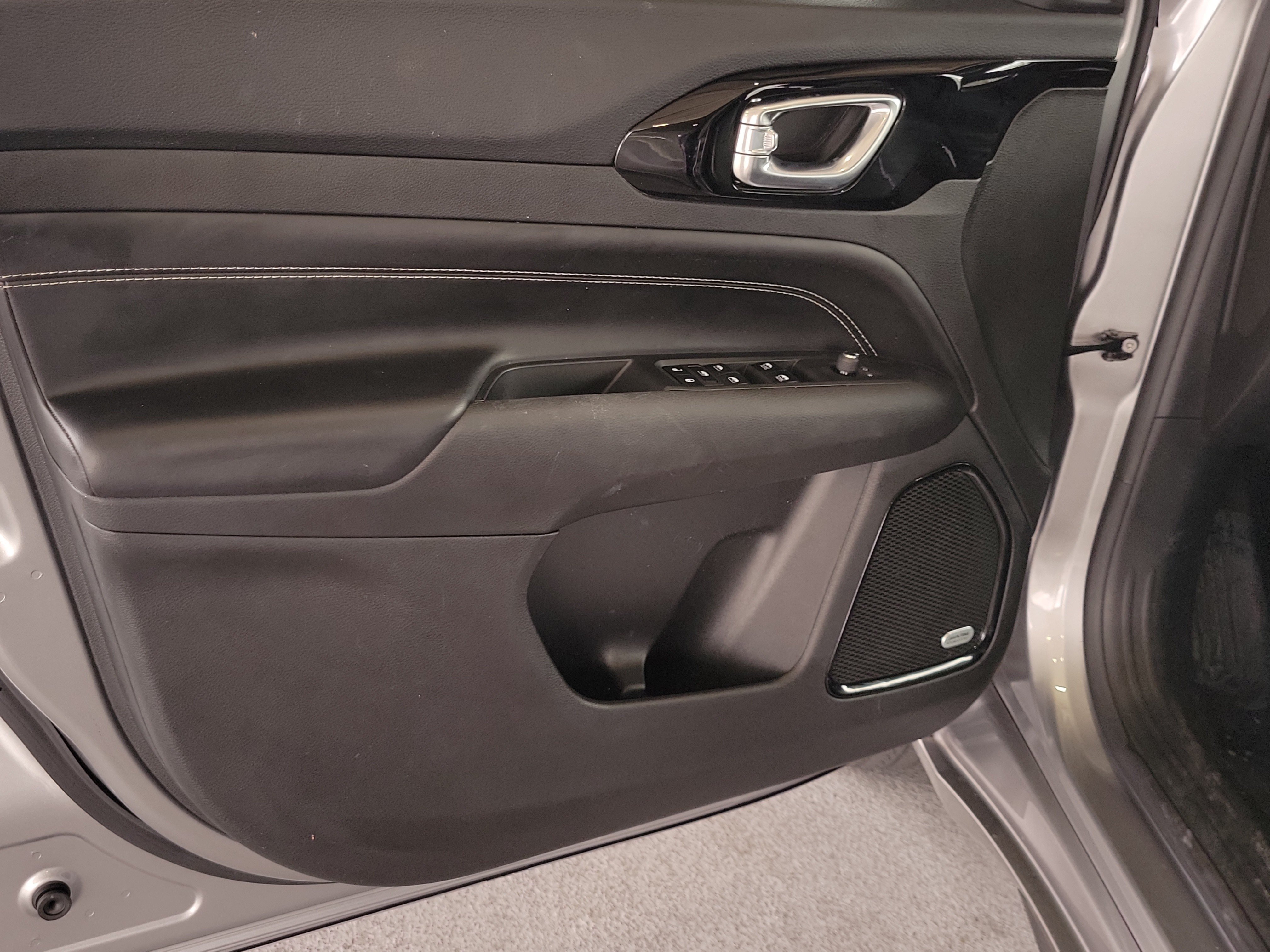 Certified 2022 Jeep Compass High Altitude AWD/4WD image 16