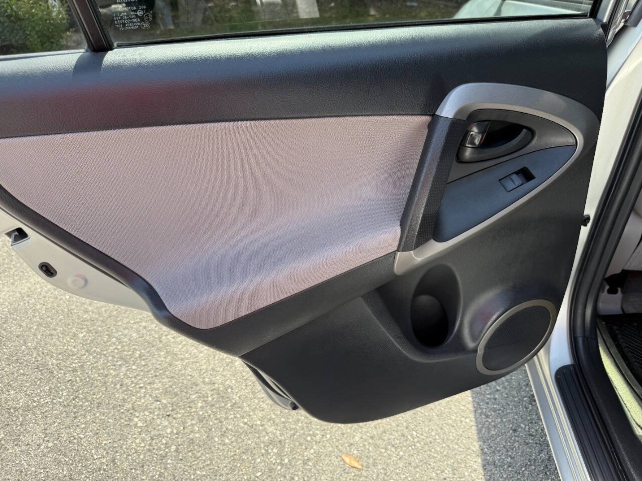 Used 2007 Toyota RAV4 2WD image 39