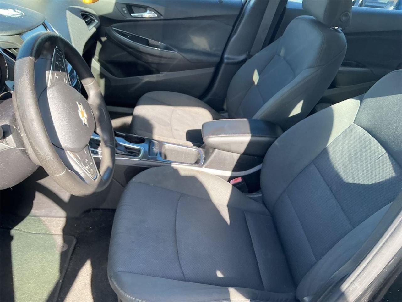 Used 2017 Chevrolet Cruze LT FWD image 10