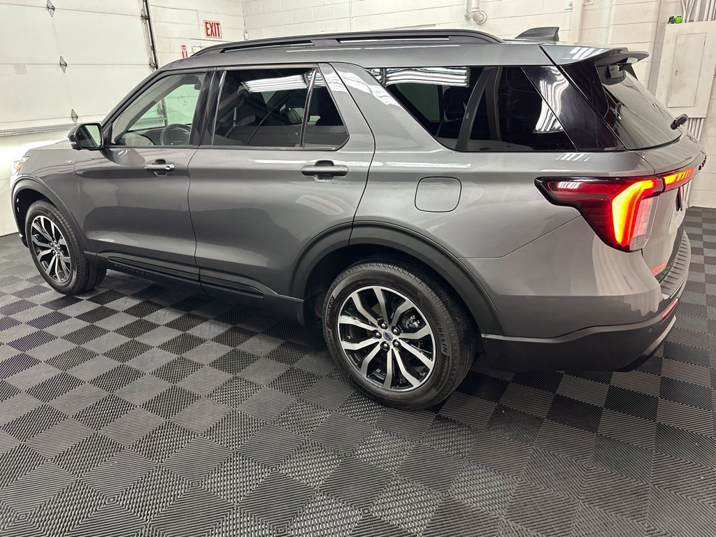 Used 2026 Ford Explorer ST-Line AWD/4WD image 6