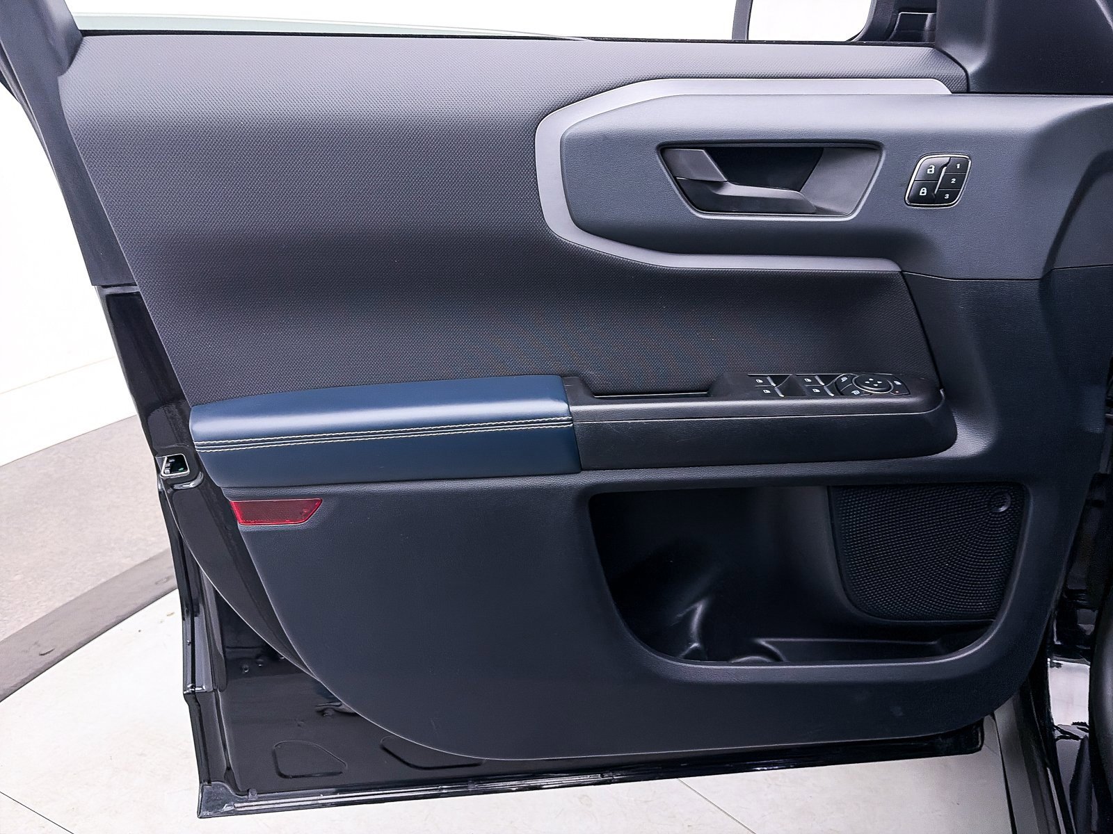 Used 2023 Ford Bronco Sport Outer Banks image 14