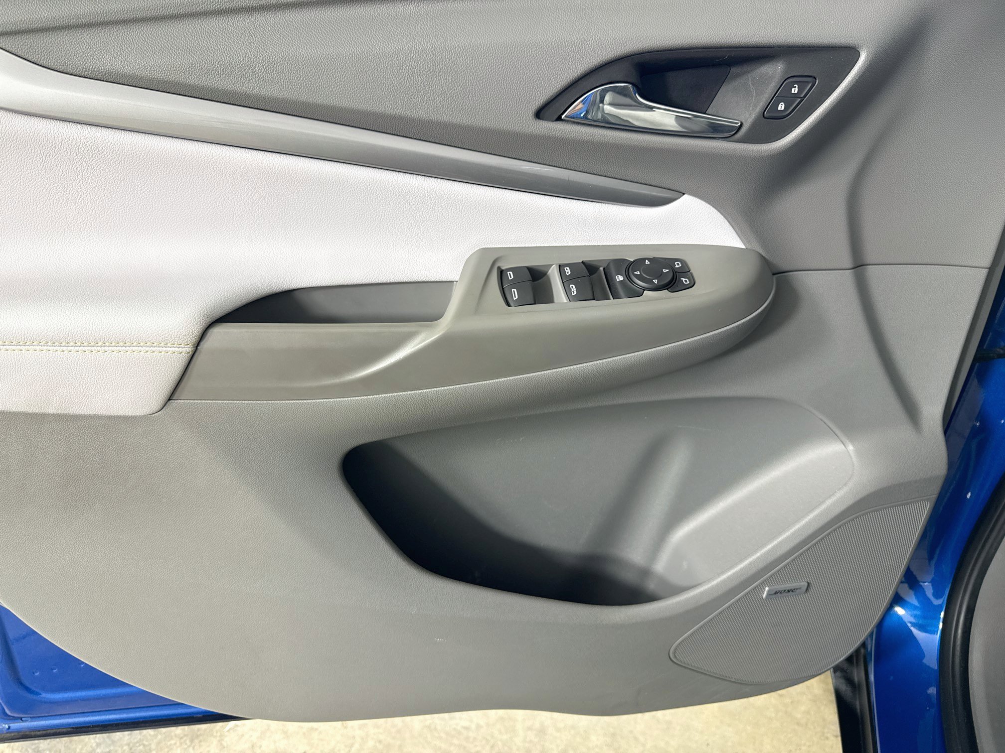 Used 2023 Chevrolet Bolt EUV Premier w/ Sun & Sound Package FWD image 20