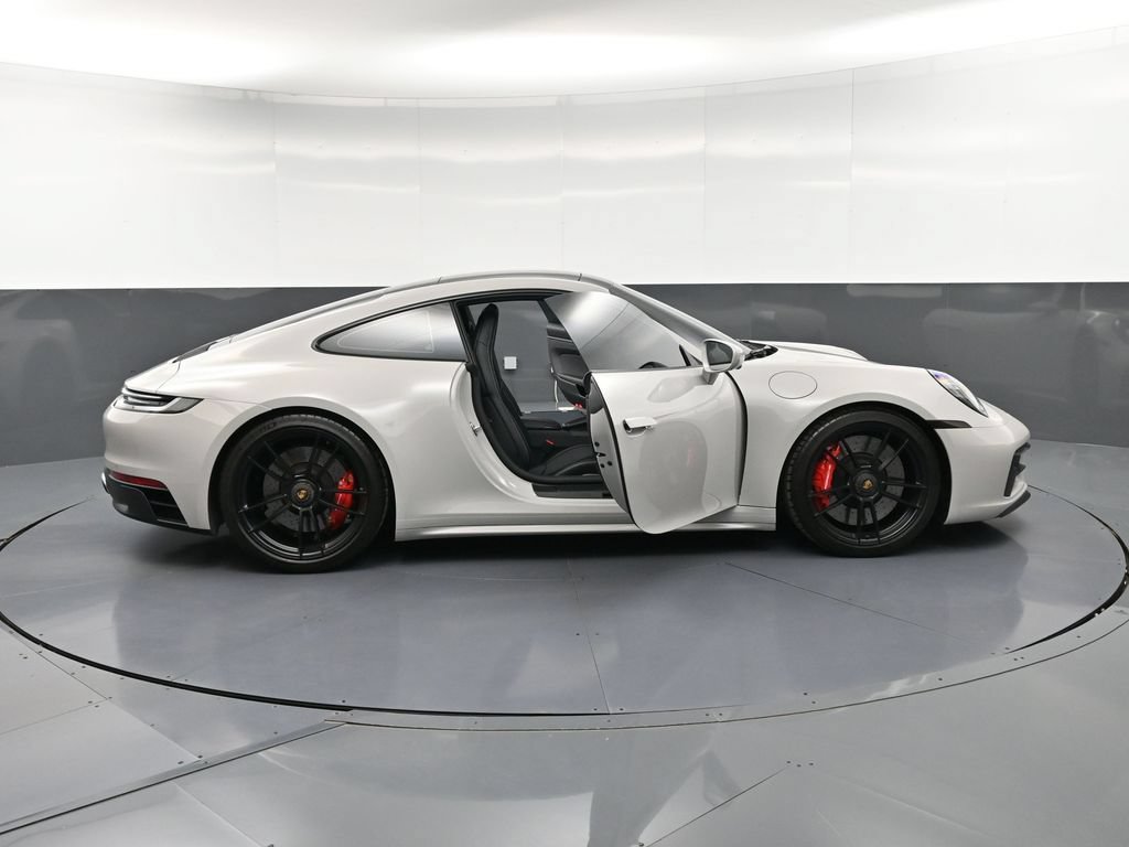 Certified 2024 Porsche 911 Carrera GTS RWD image 34