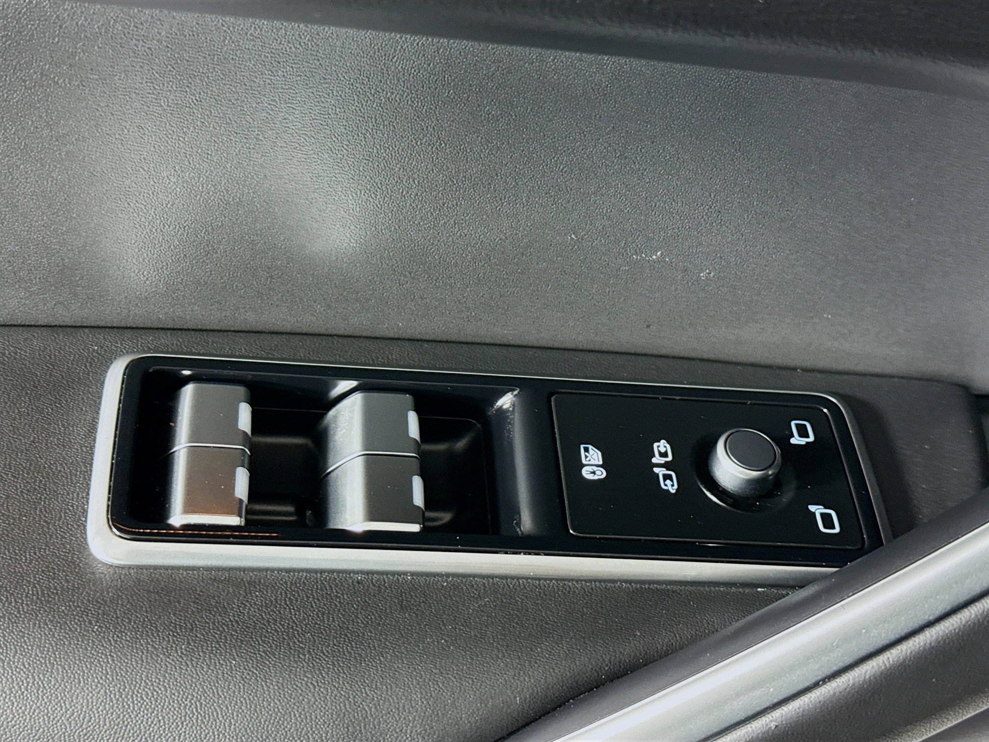 Used 2025 Jaguar F-PACE R-Dynamic S image 24