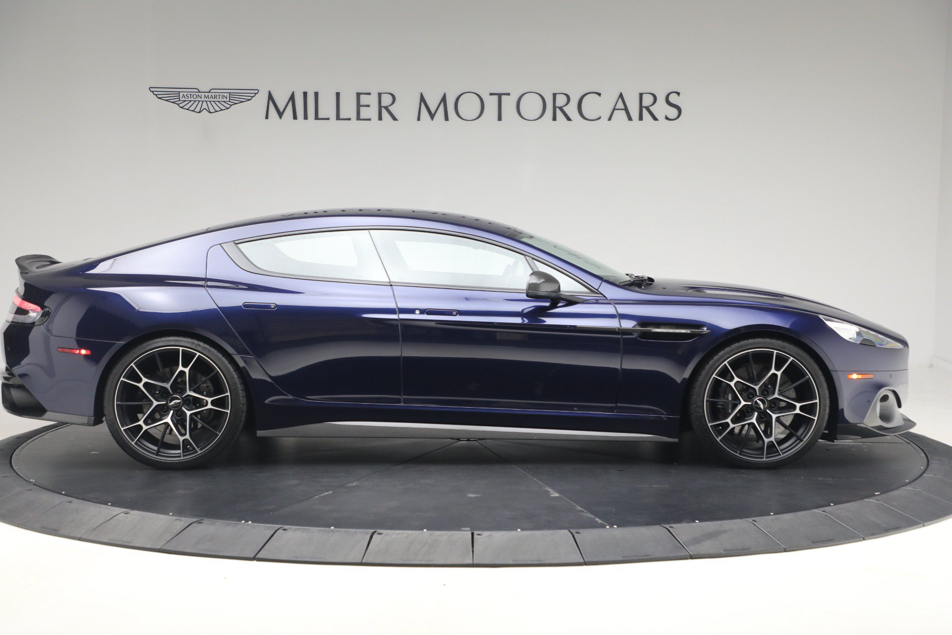 Used 2019 Aston Martin Rapide AMR RWD image 9