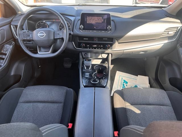 Used 2025 Nissan Rogue SV AWD/4WD image 9