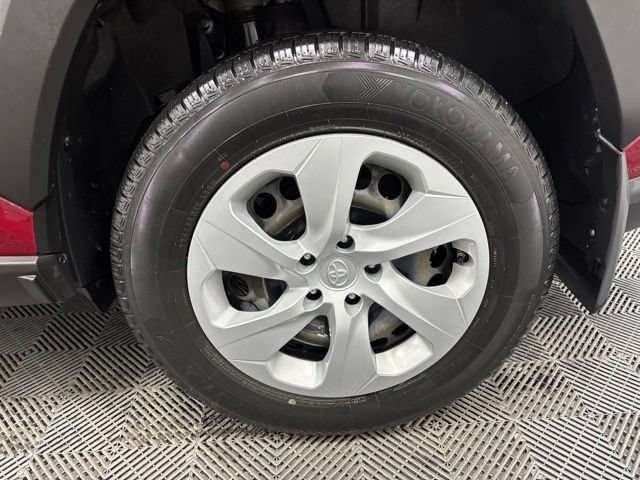 Used 2019 Toyota RAV4 LE w/ All Weather Liner Package AWD/4WD image 9