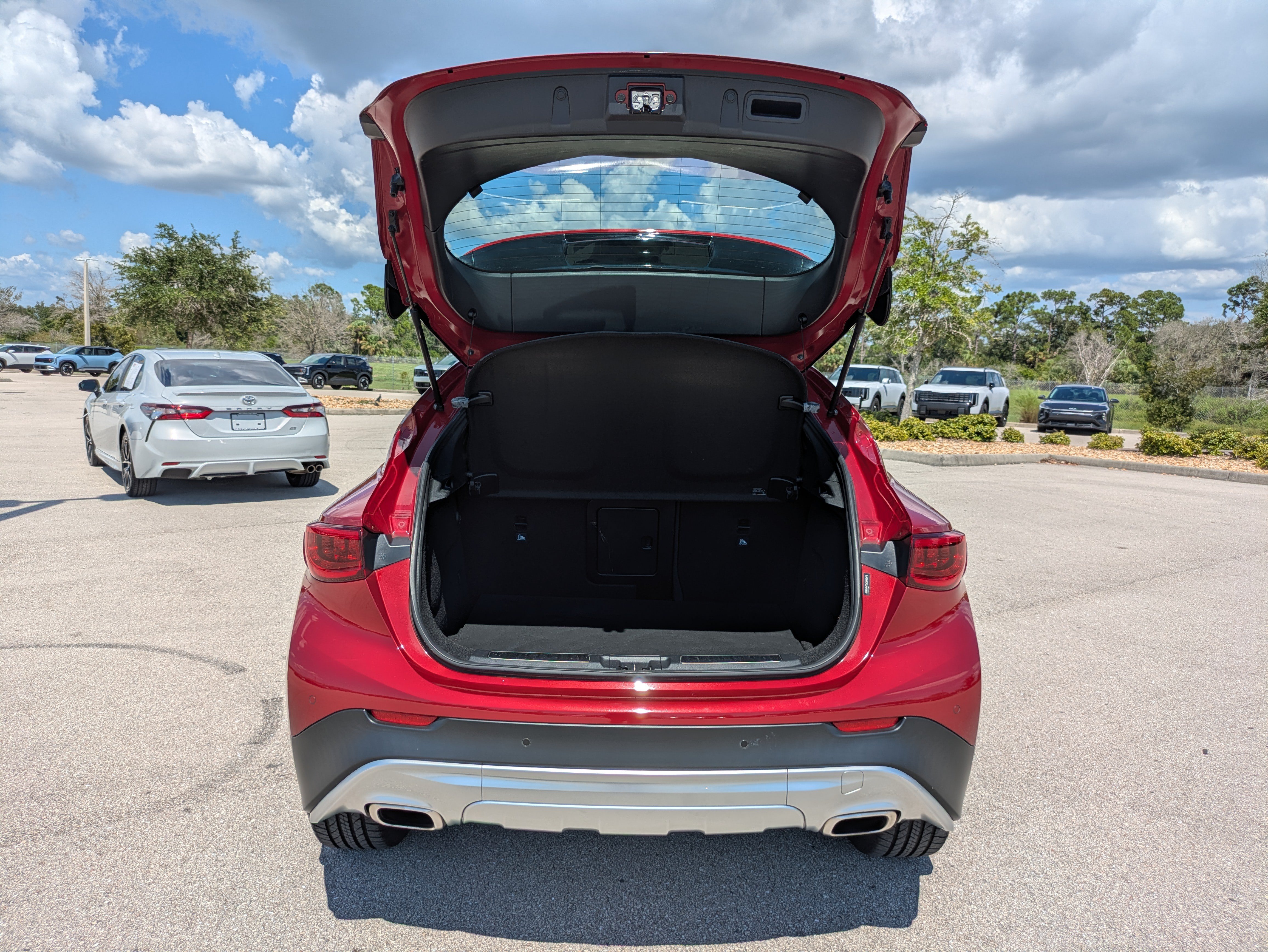 Used 2018 INFINITI QX30 Premium w/ Navigation Package AWD/4WD image 33