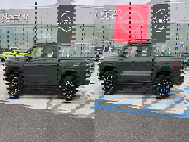 Certified 2023 Nissan Frontier PRO-4X w/ Pro Convenience Package image 2