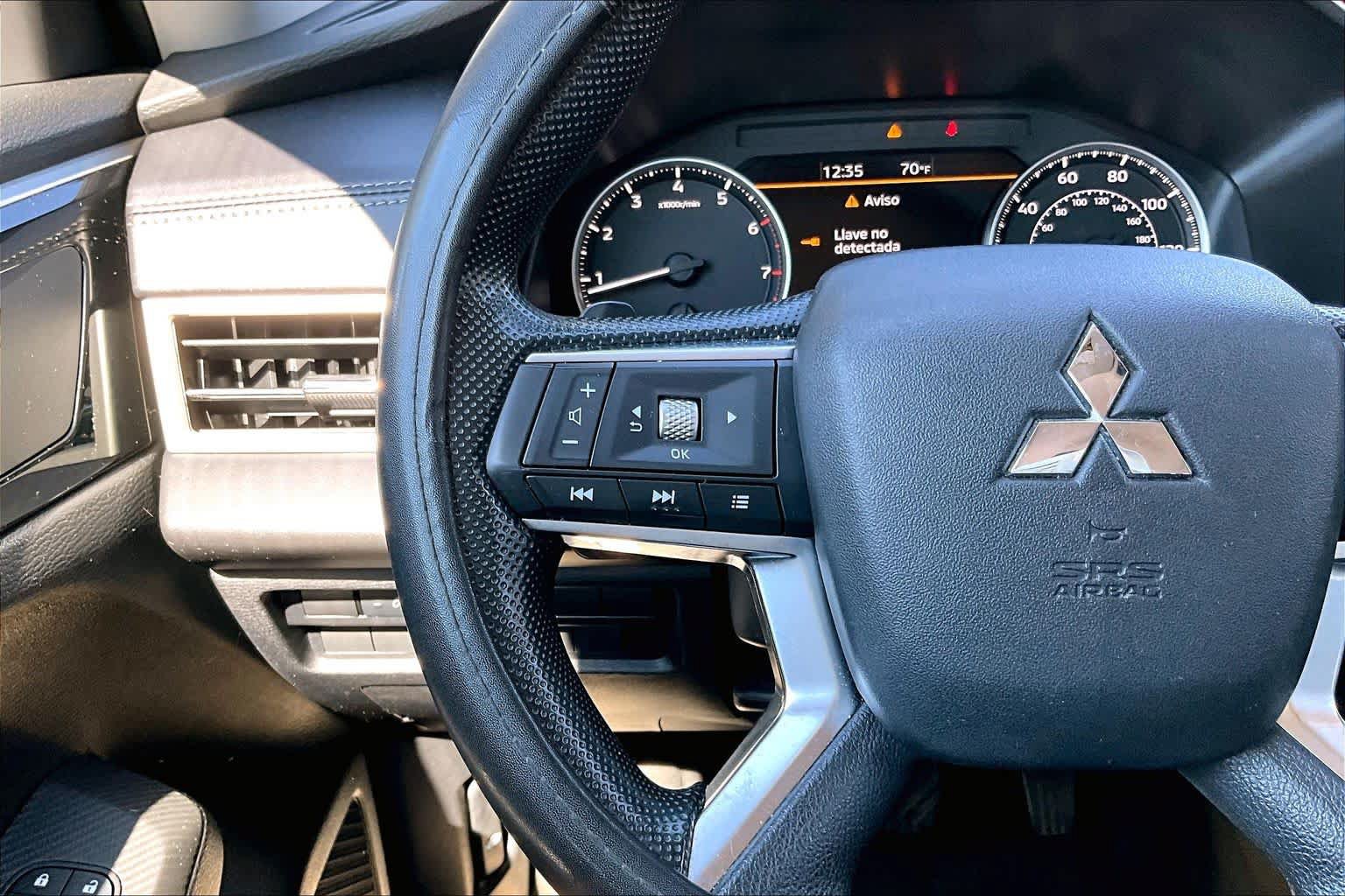 Used 2024 Mitsubishi Outlander ES FWD image 24