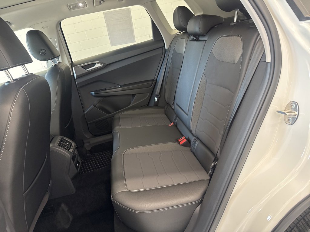 Certified 2025 Volkswagen Taos SE image 27