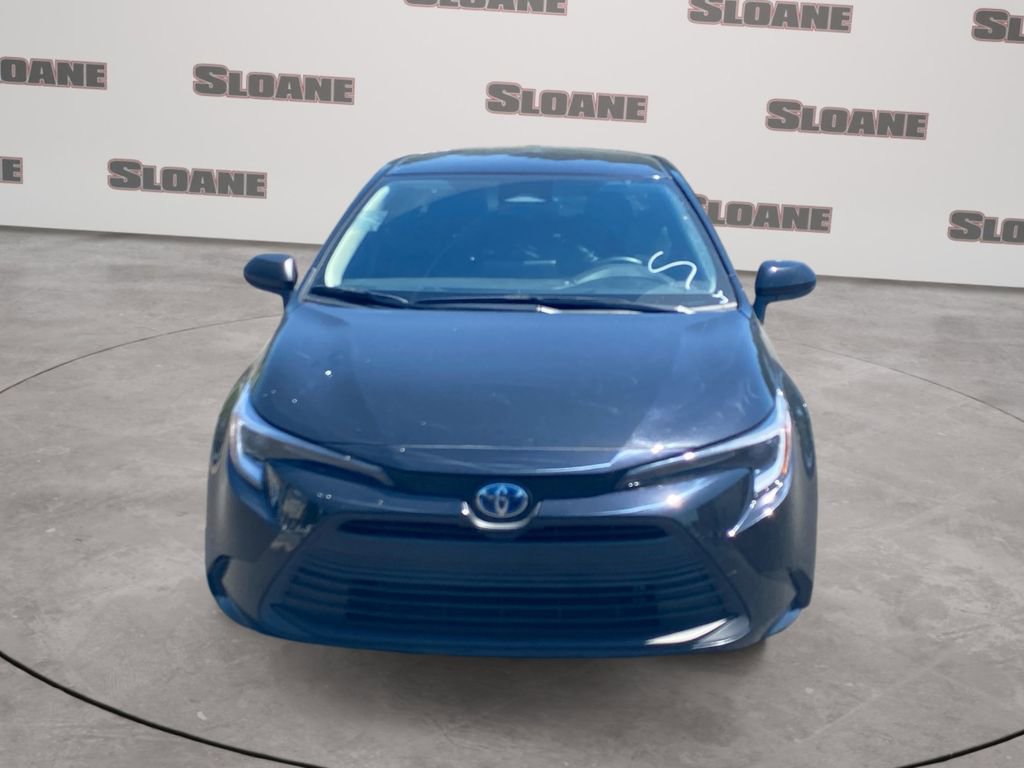 Used 2025 Toyota Corolla LE FWD image 3