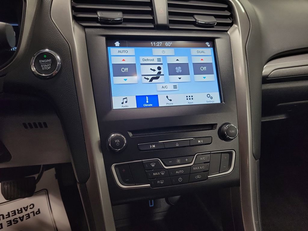 Used 2018 Ford Fusion SE w/ Fusion SE Technology Package image 14